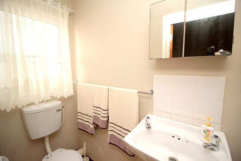 4 Bedroom Property for Sale in Hartenbos Heuwels Western Cape